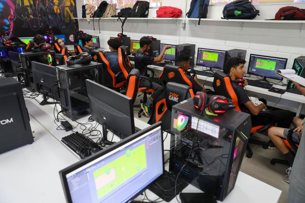 Capa da notícia: Gamifica leva cursos de criação de jogos a escolas públicas do Distrito Federal