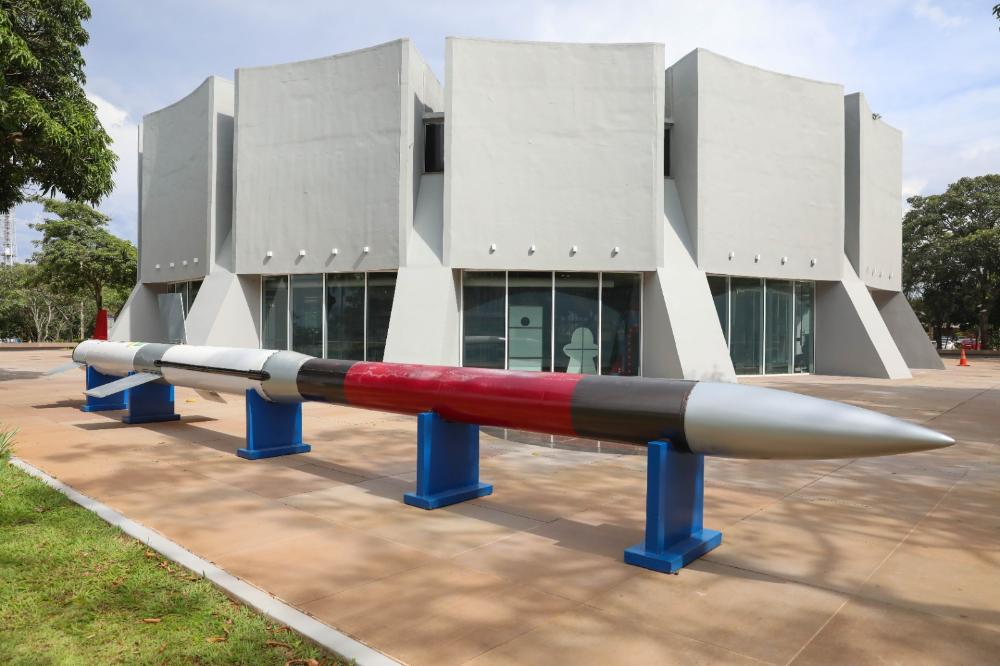 Planetário de Brasília realiza 7ª edição da Feira de Troca de Livros neste sábado (31)